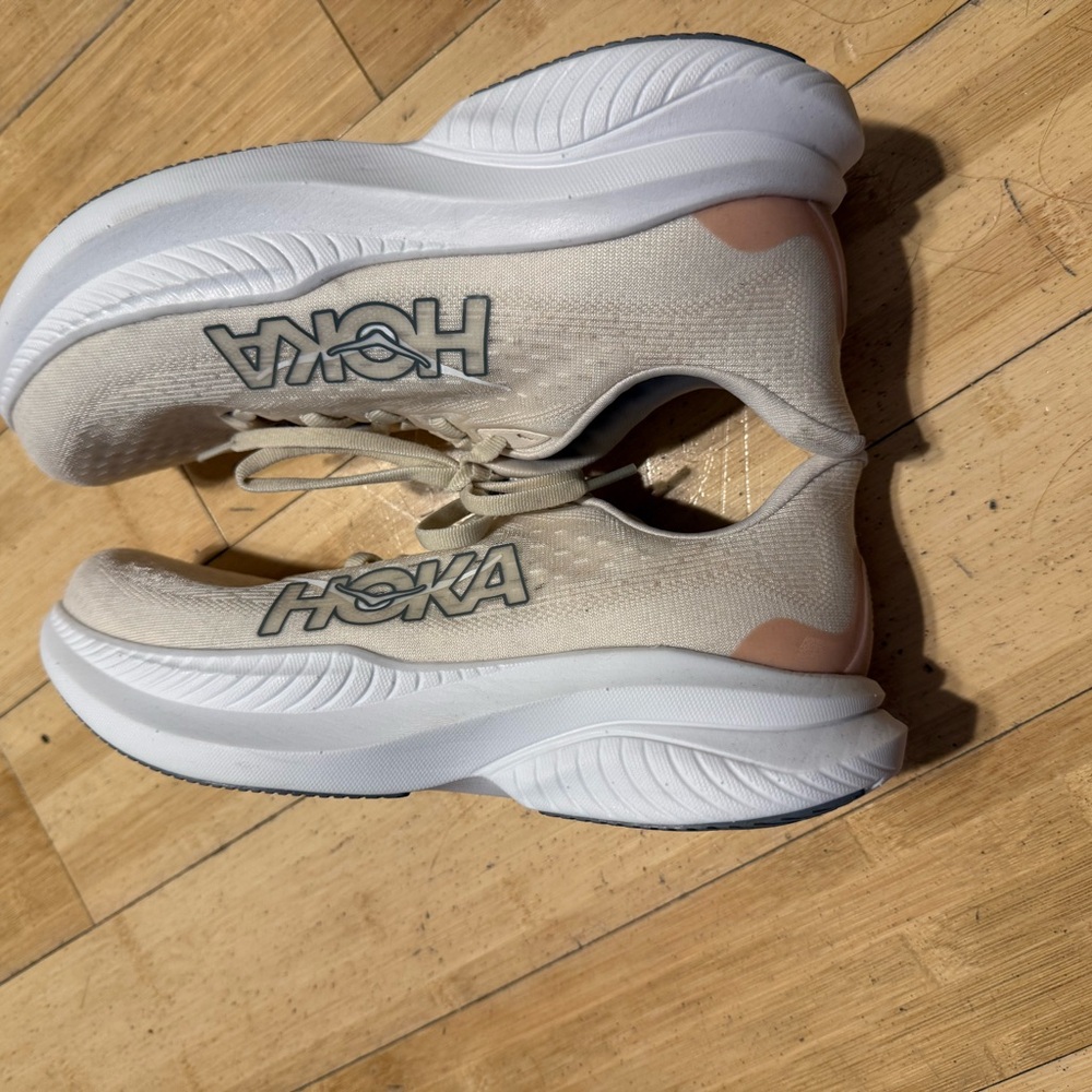 Hoka Mach 6 Women's Athletic Shoes